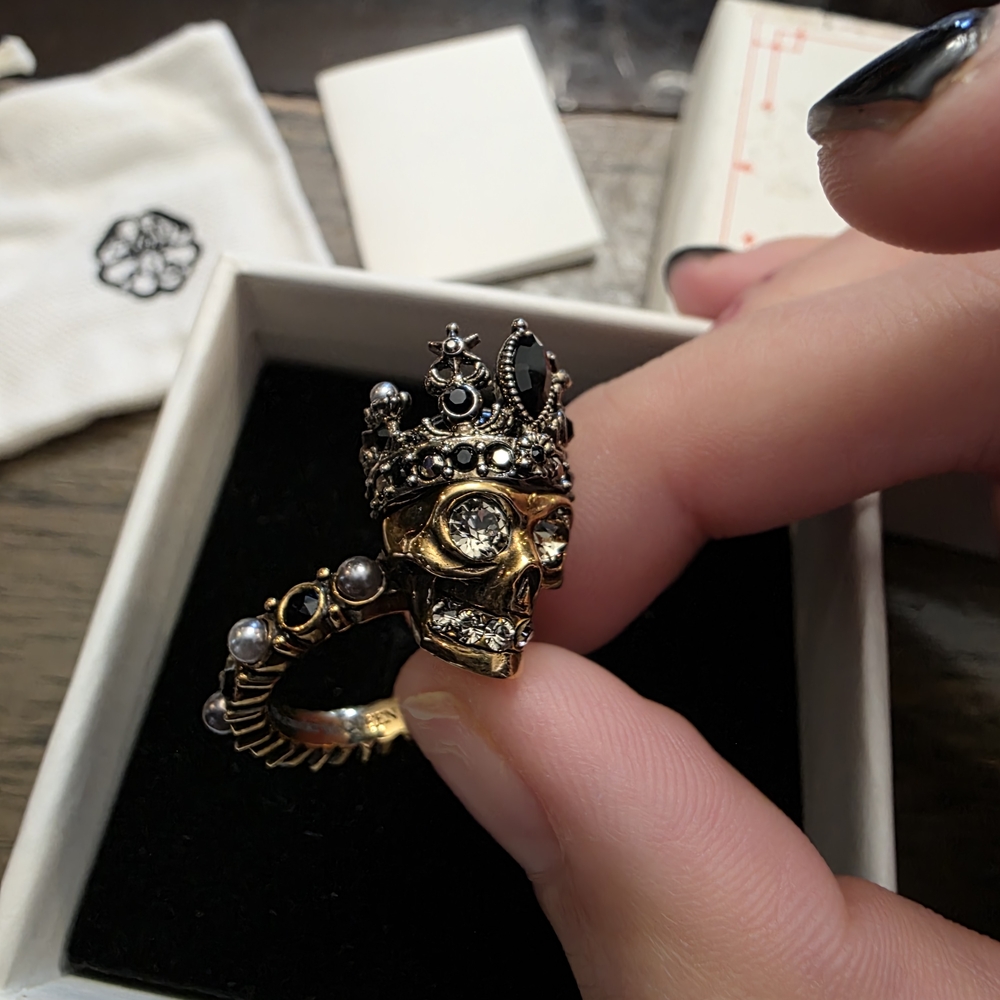 Rare Alexander McQueen Gold Skull Ring - Picture 5 of 10